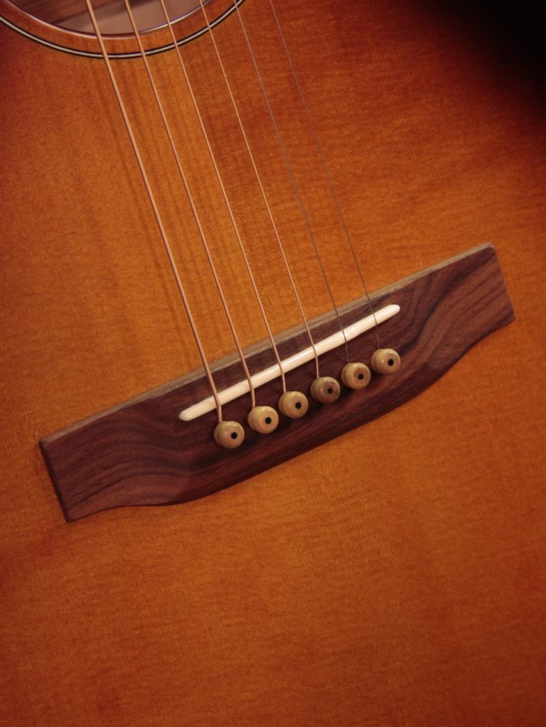 Deco Phonic Highball acoustic guitar close up on bridge