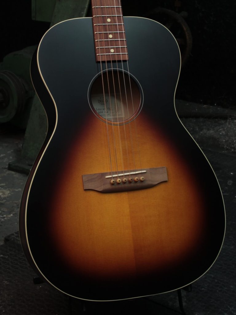 Deco Phonic Sidecar acoustic guitar