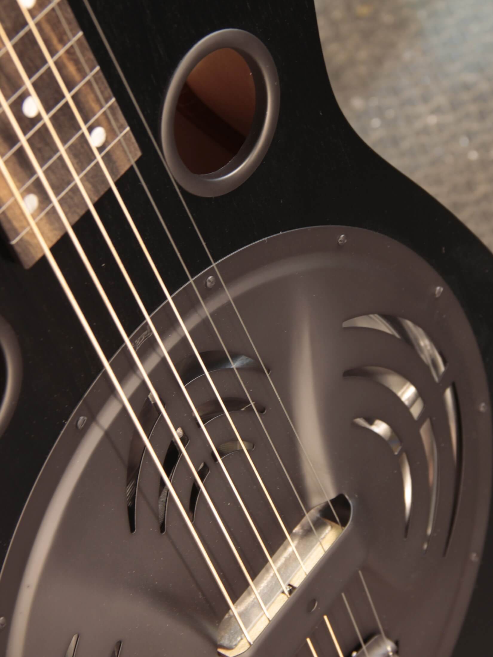 Radio-E Black Detail2 – Beard Guitars